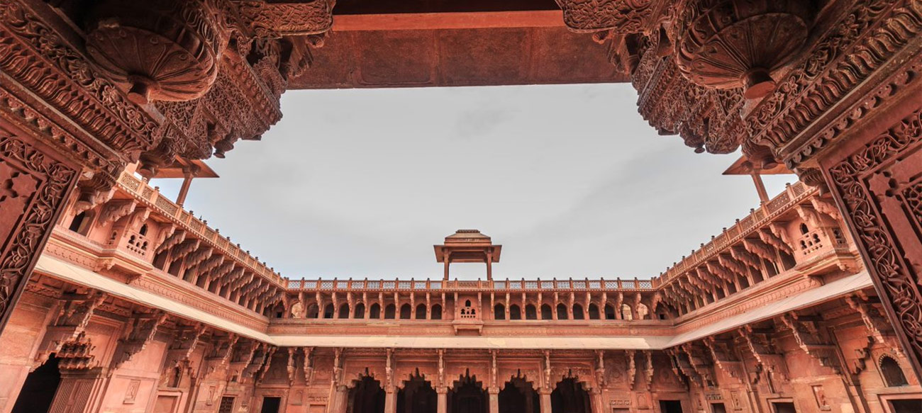 Agra Fort (designated in 1983)