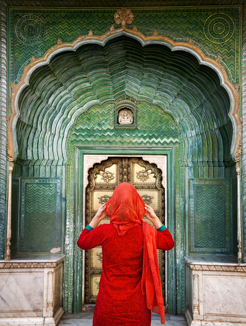 Traveler enjoying a view of the Taj Mahal in Agra