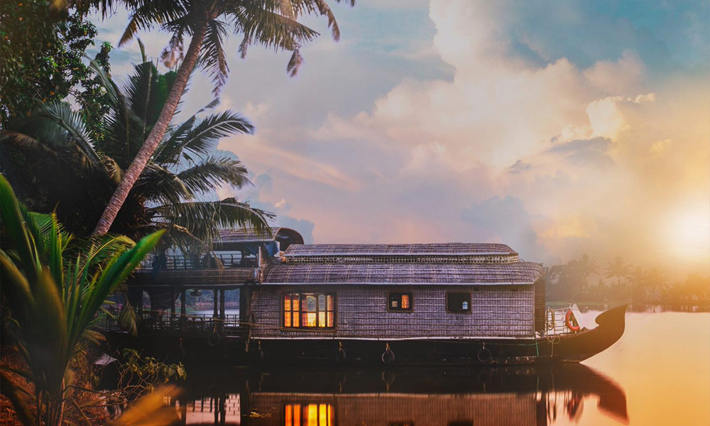 Top 5 Houseboat Destinations in India